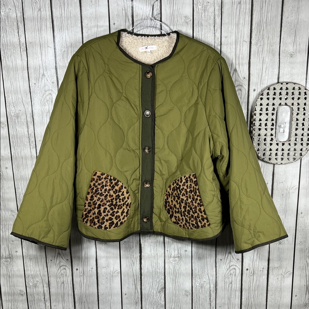 CES FEMME GREEN LEOPARD POCKET DETAIL QUILTED PUFFER JACKET SIZE SMALL